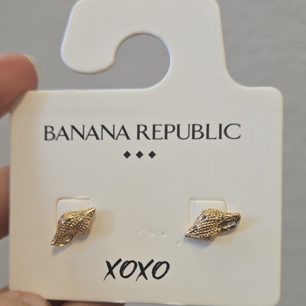 Banana Republic Textured Gold Earrings